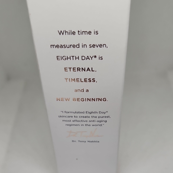 Skincare Cleansing Gel - White - Picture 2 of 5